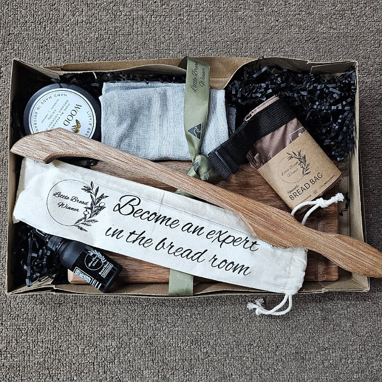 LITTLE BREAD WINNER GIFT BOX WITH KNIFE