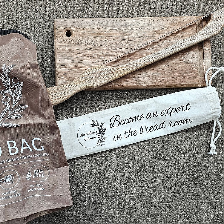 LITTLE BREAD WINNER GIFT BOX WITH KNIFE