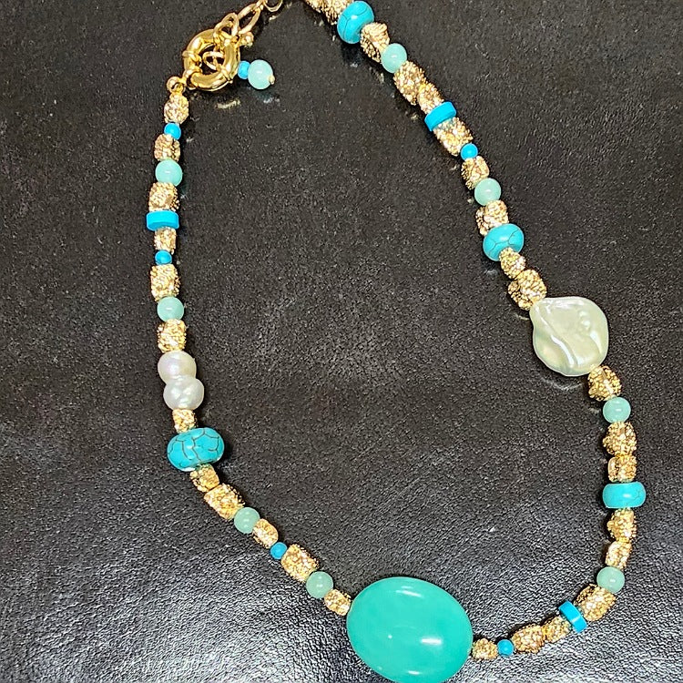 NECKLACE TURQUOISE JADE AND HOWLITE