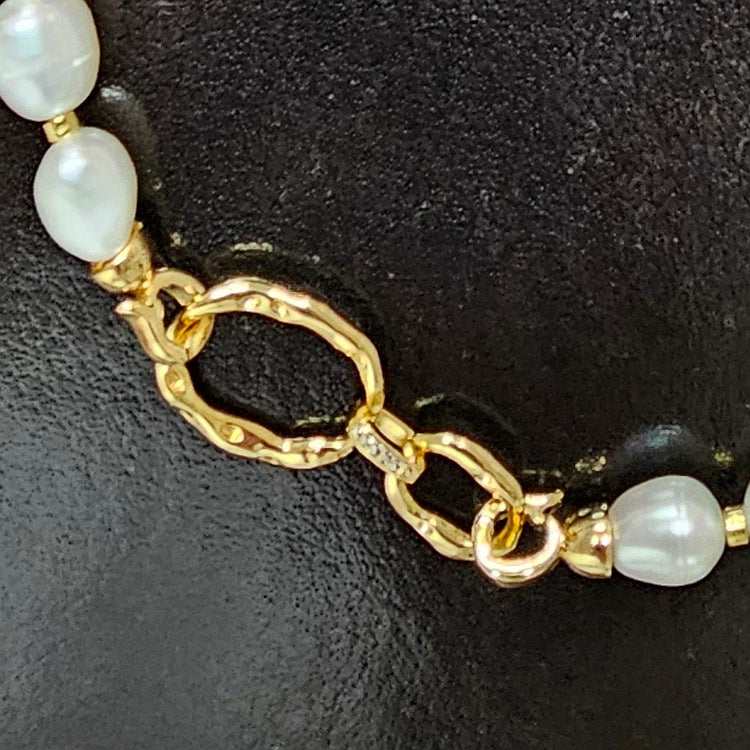 NECKLACE BAROQUE FRESHWATER PEARLS GOLD CLASP