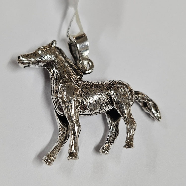 PENDANT STERLING SILVER MOVING HORSE