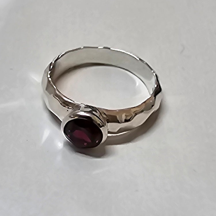 RING INDIAN GARNET SIZE 6.5