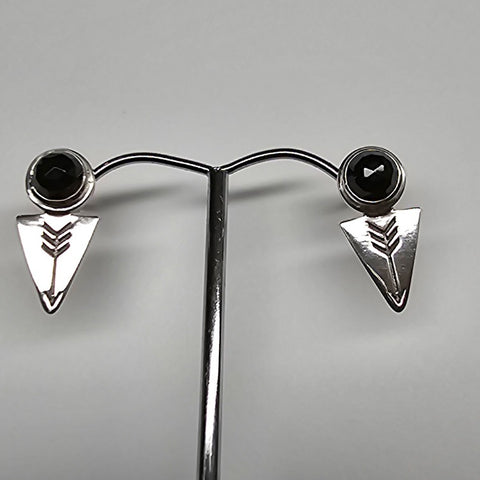 ENTIA EARRINGS BLACK SPINEL STUDS