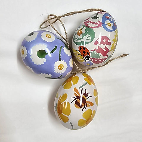 EGG SHAPED TINS TO HANG