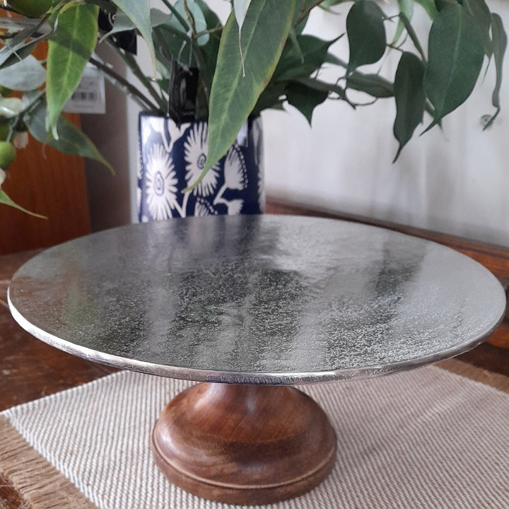 ALUMINIUM ROUND CAKE STAND ON MANGO WOOD BASE