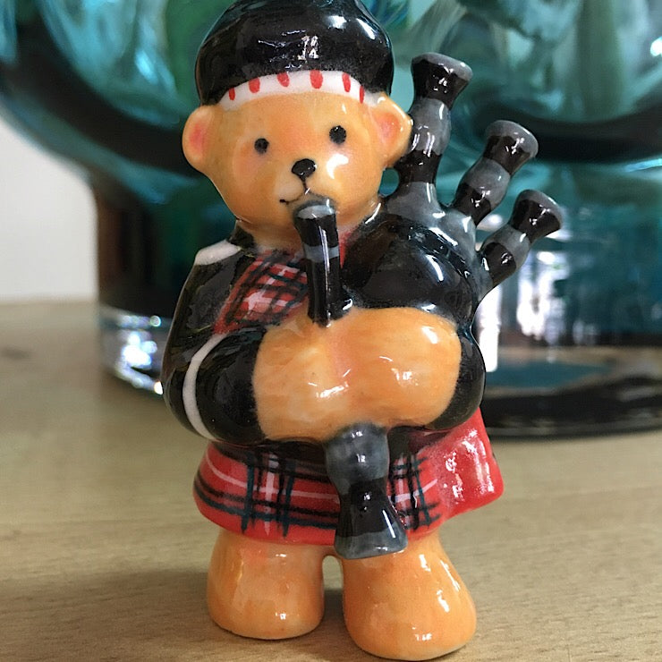 PORCELAIN TRINKET SCOTTI BEAR PLAYING BAGPIPES