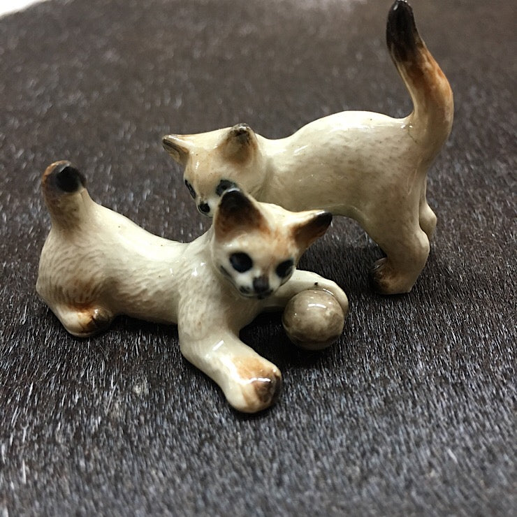 PORCELAIN TRINKETS - SIAMESE CATS PLAYING BALL