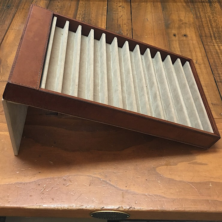 LEATHER 12 PEN HOLDER