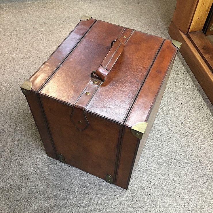 LEATHER 6 BOTTLE CARRIER