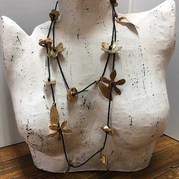 LONG FLOWER NECKLACE