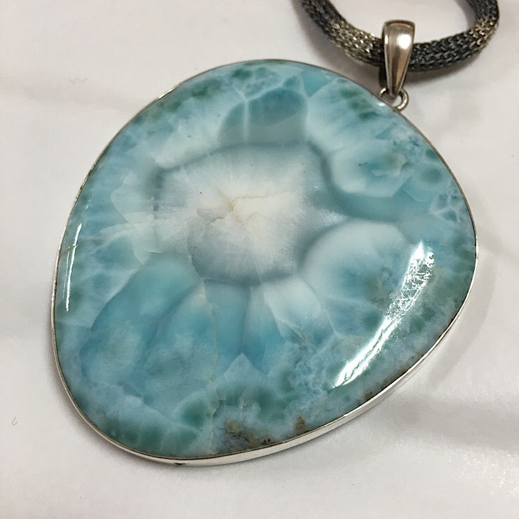 LARIMAR CABACHON PENDANT