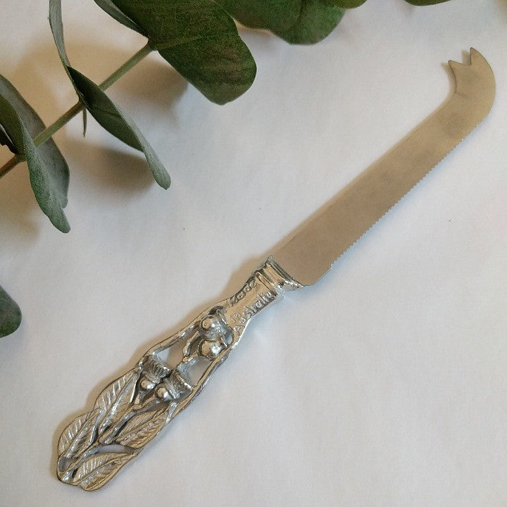 AUSTRALIAN MADE SILVER PEWTER CHEESE KNIVES