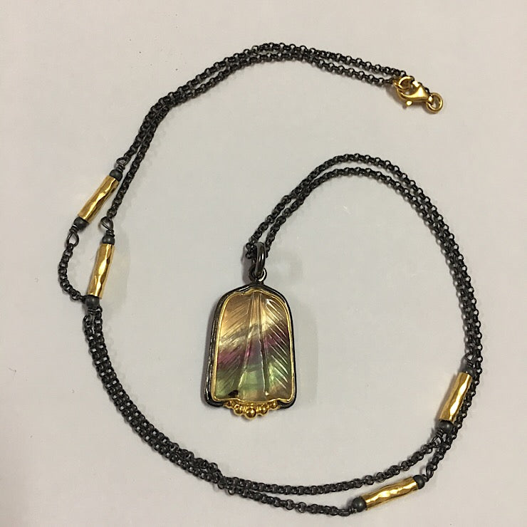 FLUORITE PENDANT ON FINE RHODIUM PLATED CHAIN