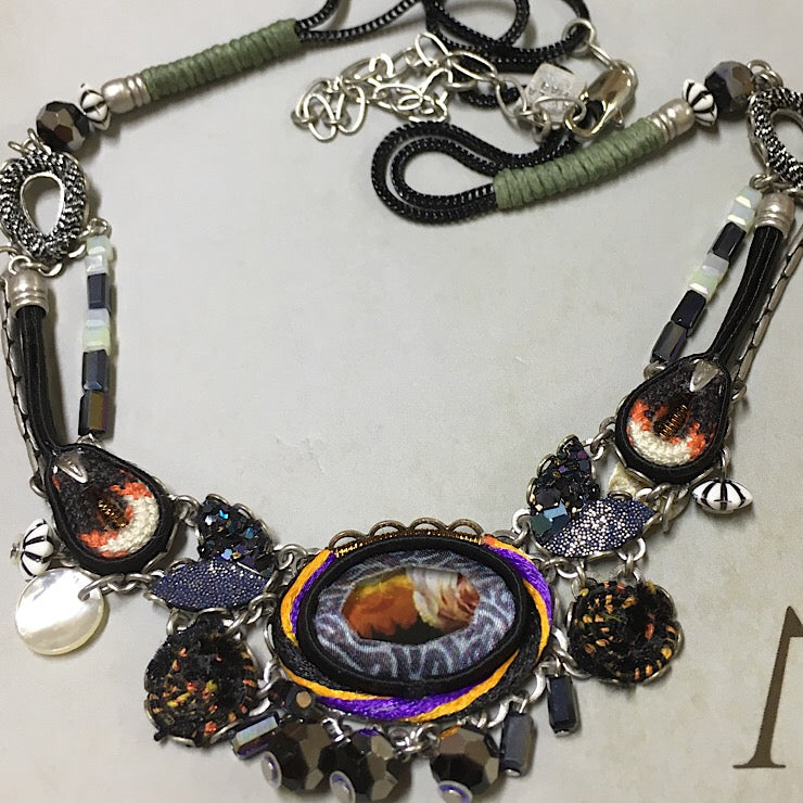 AYALABAR NECKLACE WITH GREEN CORD