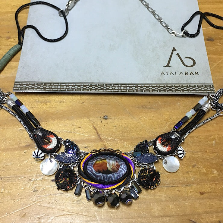 AYALABAR NECKLACE WITH GREEN CORD