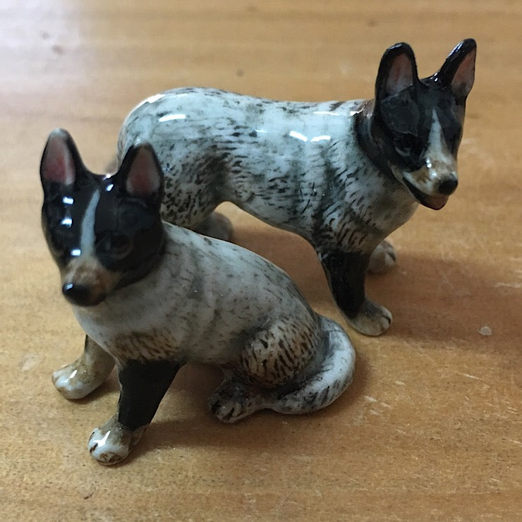 PORCELAIN FIGURINE CATTLE DOG SITTING ONLY