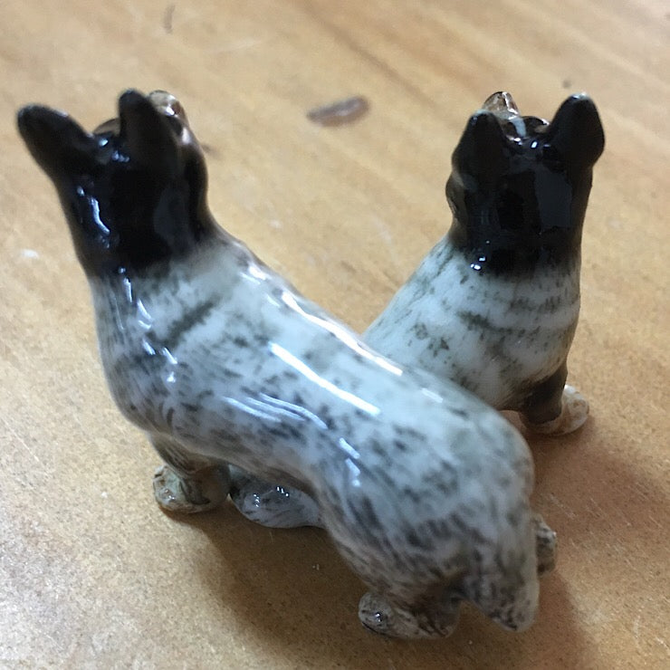 PORCELAIN FIGURINE CATTLE DOG SITTING ONLY
