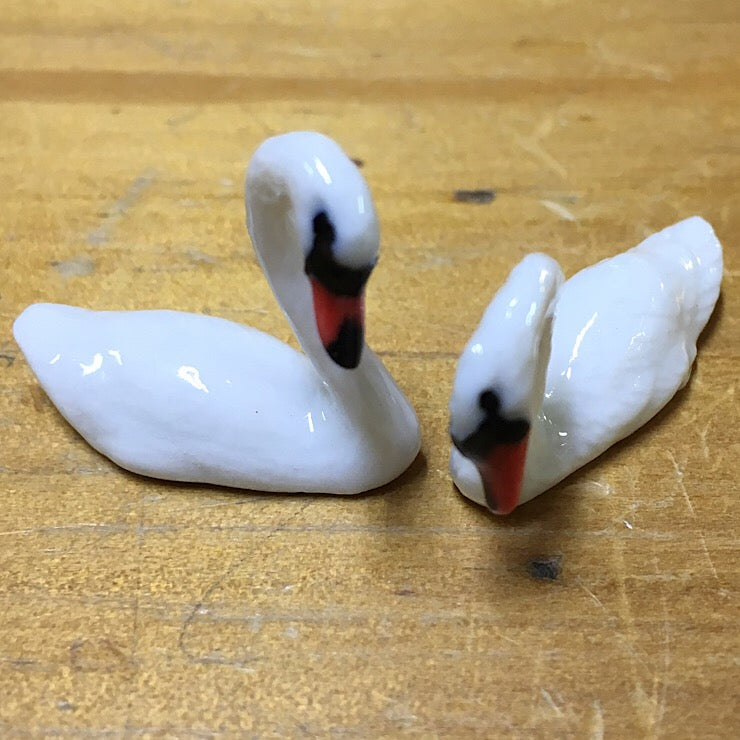 WHITE SWAN MINI CERAMIC MODEL