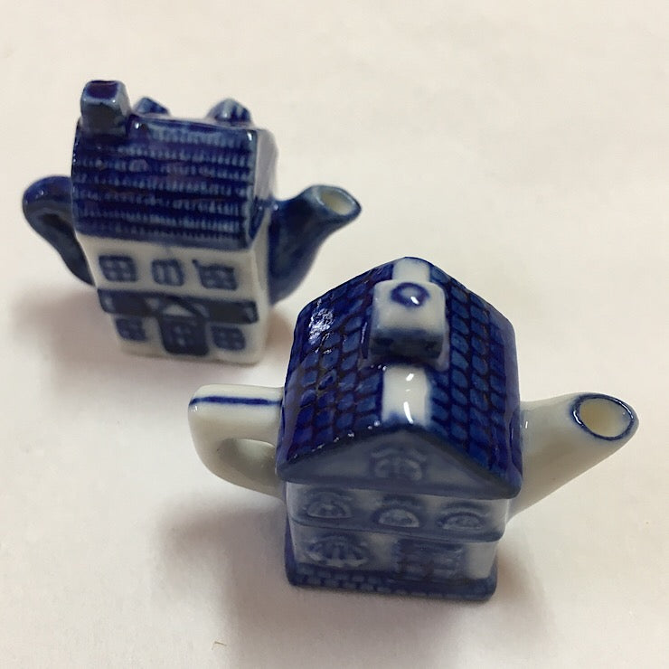 TINY TEAPOT BLUE AND WHITE CERAMIC TRINKET