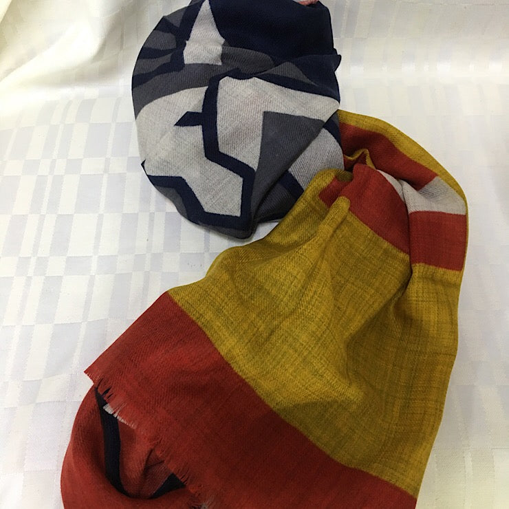 GEOMETRIC SUNSET WOOL SCARF