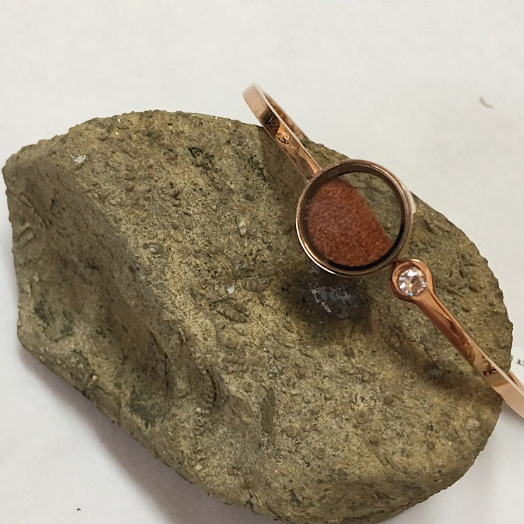 RED DESERT SAND HINGED BANGLE ROSE GOLD