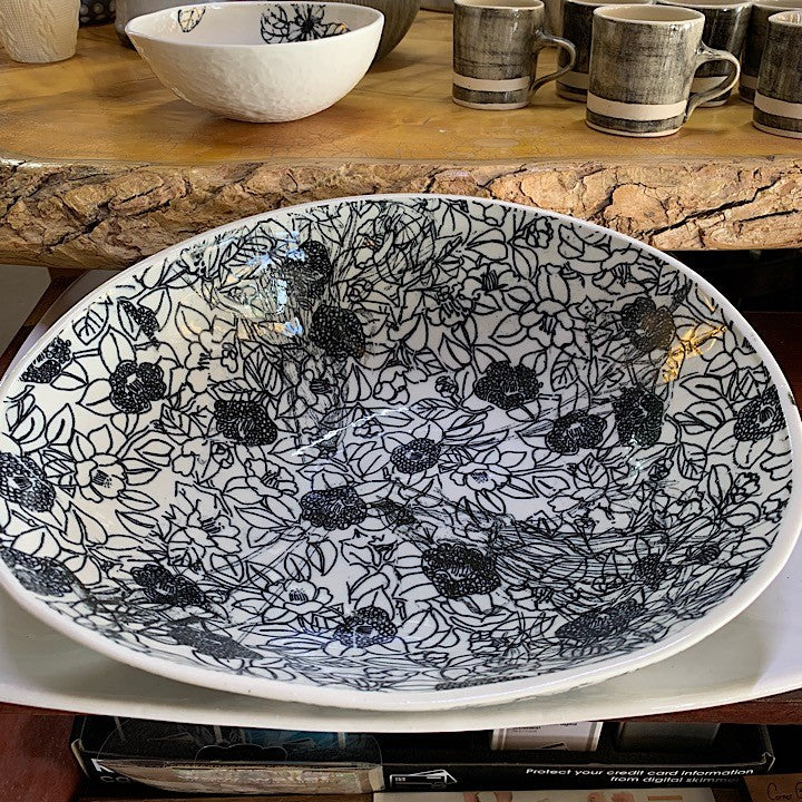 SAMANTHA ROBINSON BLACK WHITE CERAMIC BELLY BOWL