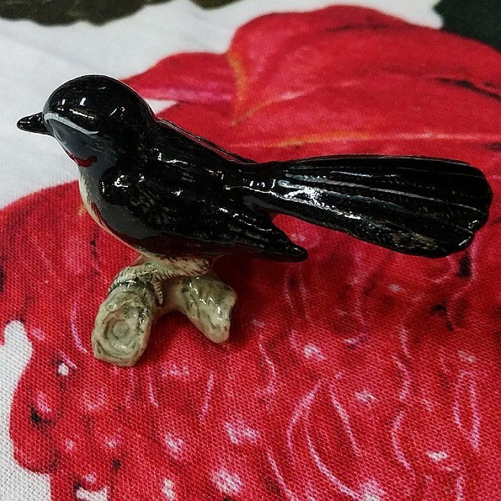 WILLY WAG TAIL FIGURINE