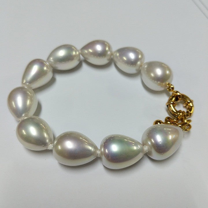MOKO BRACELET PEAR SHAPED SPANISH FAUX PEARLS GOLD CLASP