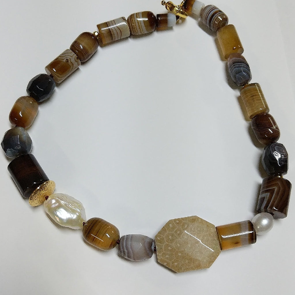 MOKO NECKLACE MADAGASCAN AGATE CRYSANTHEMUM STONE PEARLS