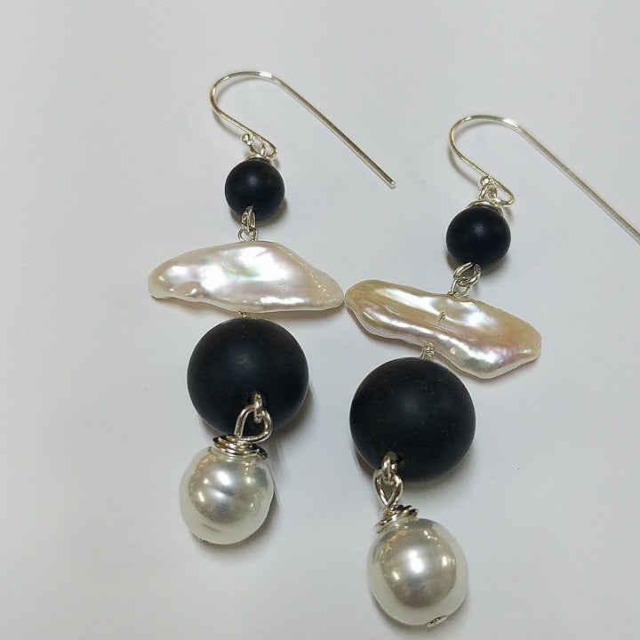 MOKO EARRINGS PEARL ONYX 2