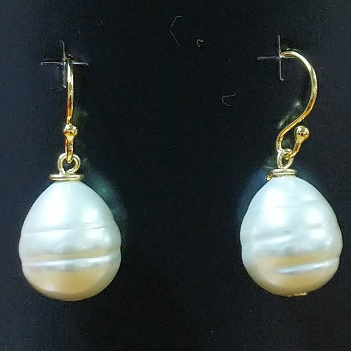 MOKO EARRINGS GOLD HOOK POTATO PEARL
