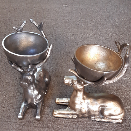 REINDEER HOLDING BOWL