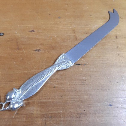AUSTRALIAN MADE SILVER PEWTER CHEESE KNIVES