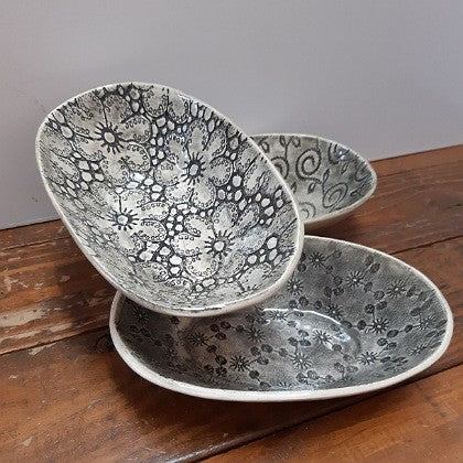 WONKIWARE CERAMIC SMALL OVAL DISH