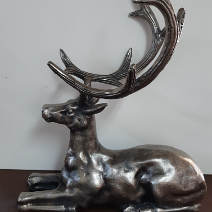 REINDEER CENTREPIECE ANTIQUE SILVER