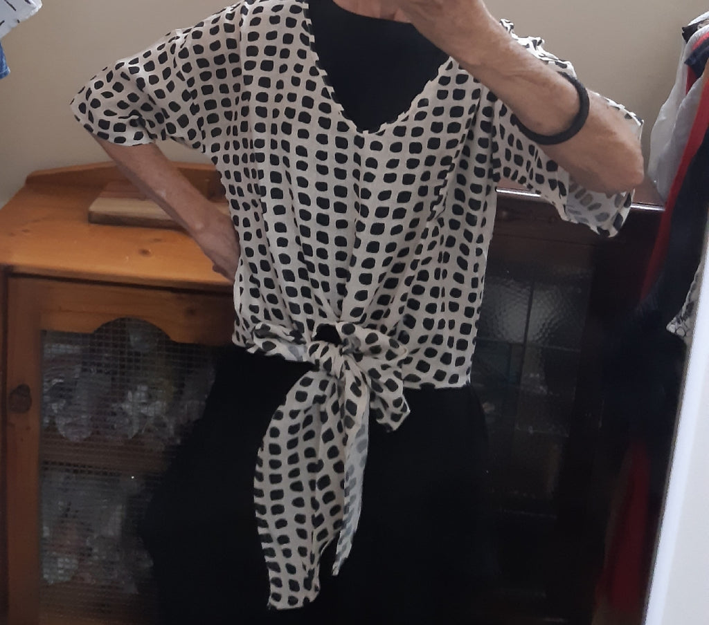 PUROLINO BLACK SPOT LINEN TIE TOP