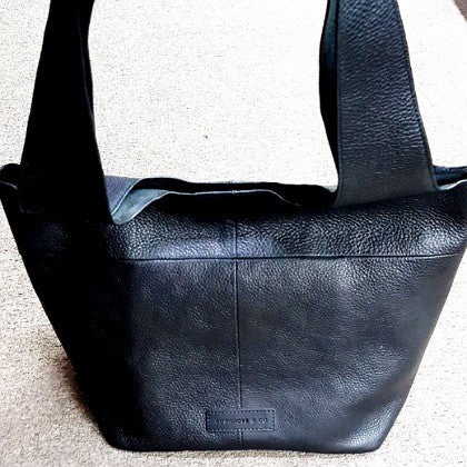 LEATHER HANDBAG BLACK SHOULDER