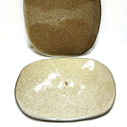 CERAMIC OSTRICH SHELL PATTERNED BREAD PLATE