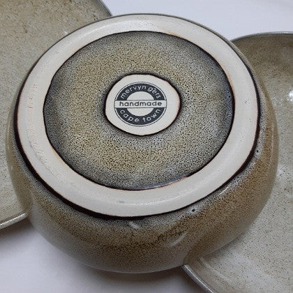 CERAMIC OSTRICH SHELL PATTERNED SNACK BOWL