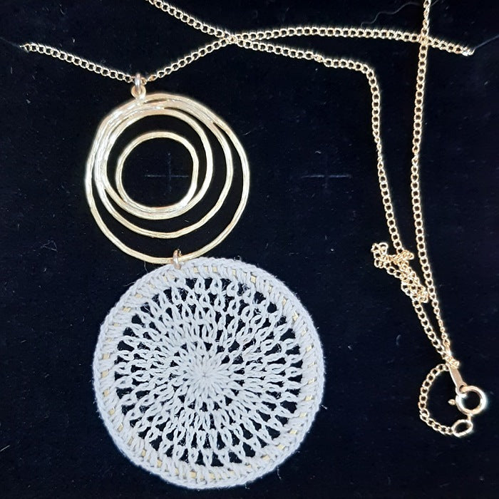 BILUM AND BILAS SWIRL NECKLACE GOLD