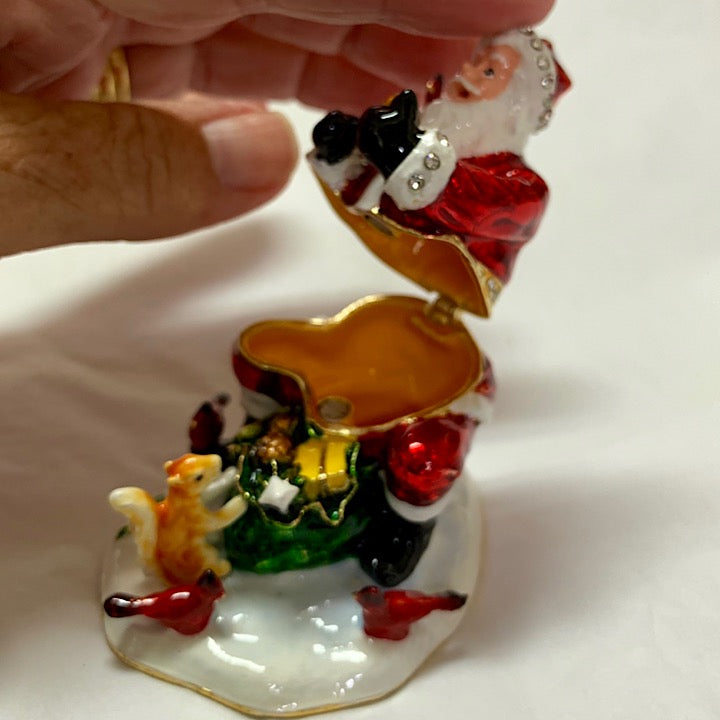 CHRISTMAS TRINKET BOX SANTA FEEDING ANIMALS