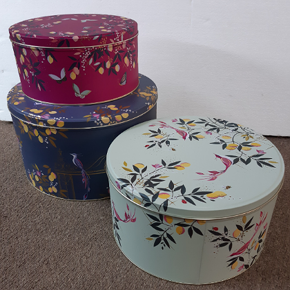 ROUND CAKE TINS SET OF THREE