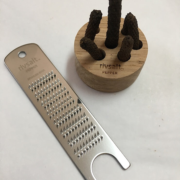 PEPPER WITH GRATER
