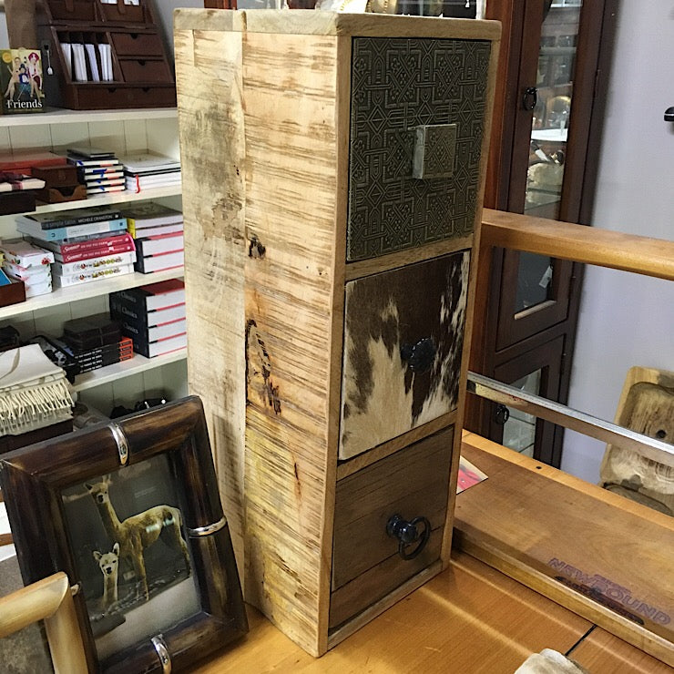 WOODEN 3 DRAWER UNIT