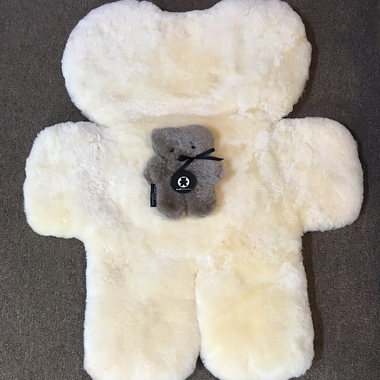 FLATOUT BABY SHEEPSKIN RUG MILK