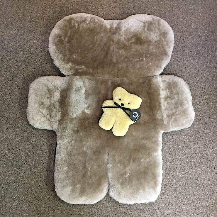 FLATOUT BABY SHEEPSKIN RUG LATTE