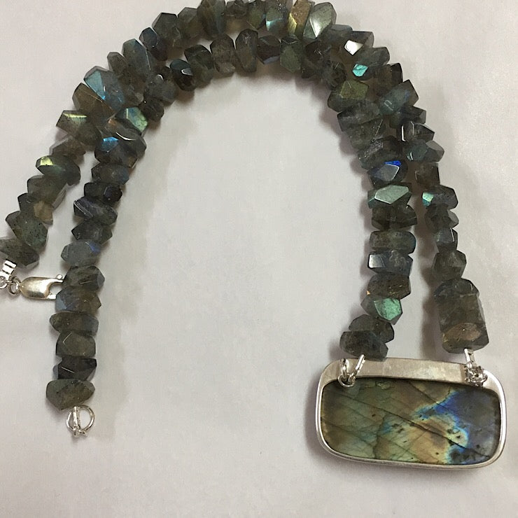 LABRORADITE NECKLACE RECTANGULAR LABRADORITE CENTREPIECE