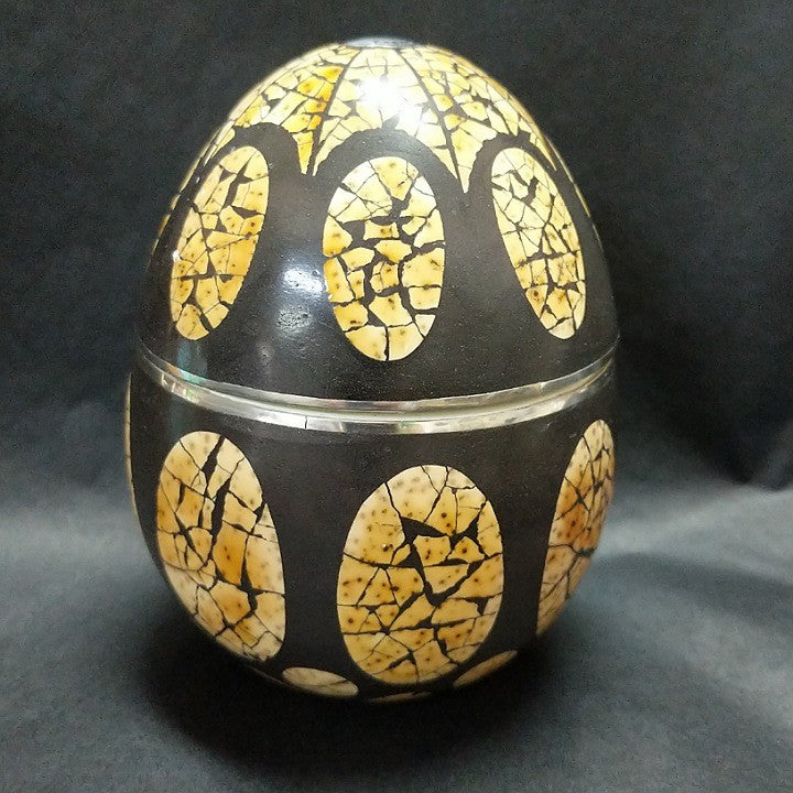 SCENTED CANDLE IN OSTRICH EGG SHELL DECORATED JAR
