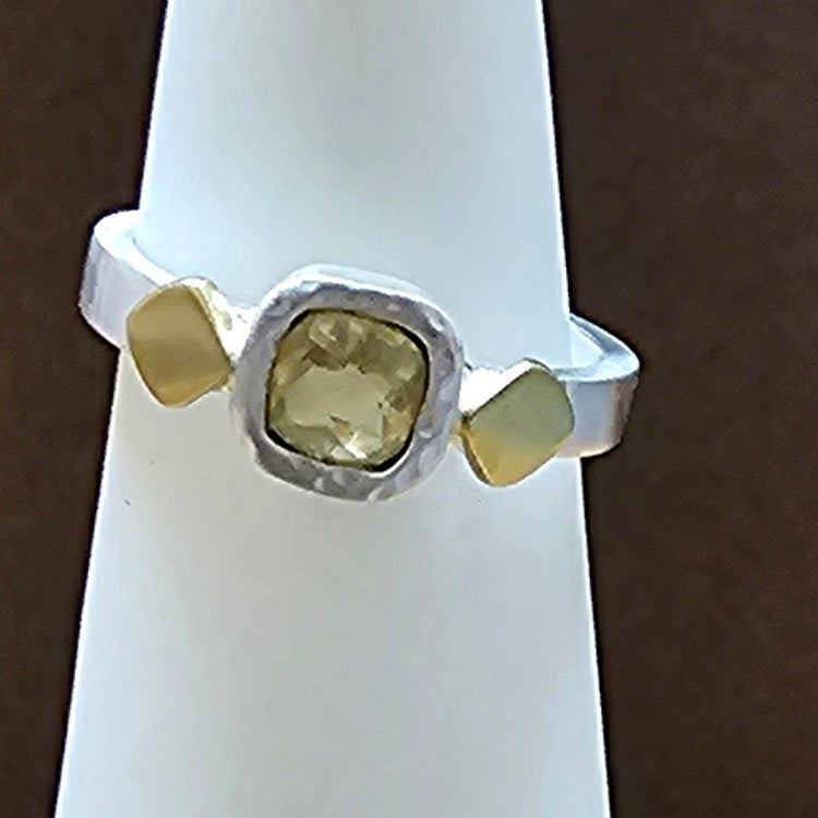 RING STERLING SILVER WITH HAMMERED BEZEL BRASS SQUARES [SIZE:9]
