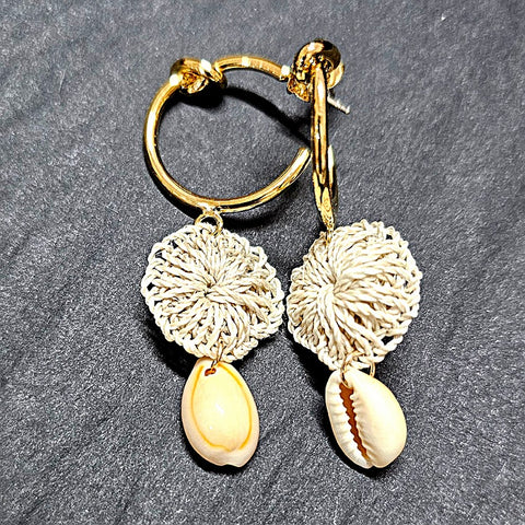 BILUM AND BILAS ETERNAL BREEZE GOLD EARRINGS